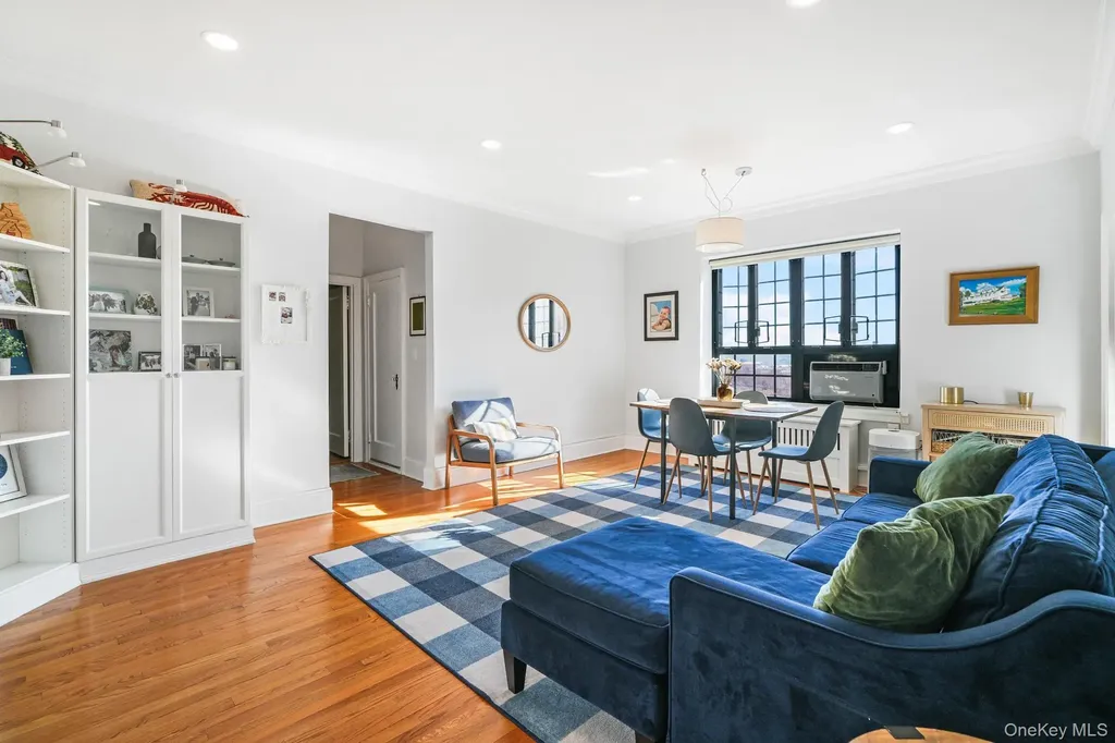 45 Pondfield Road W Bronxville NY 10708