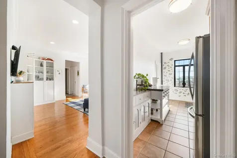 45 Pondfield Road W Bronxville NY 10708