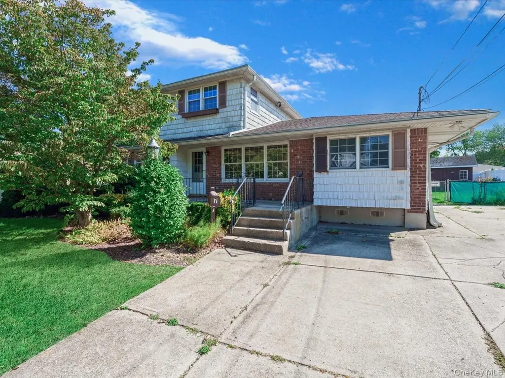 7 Romeo Lane Commack NY 11725