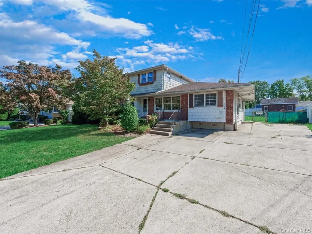 7 Romeo Lane Commack NY 11725