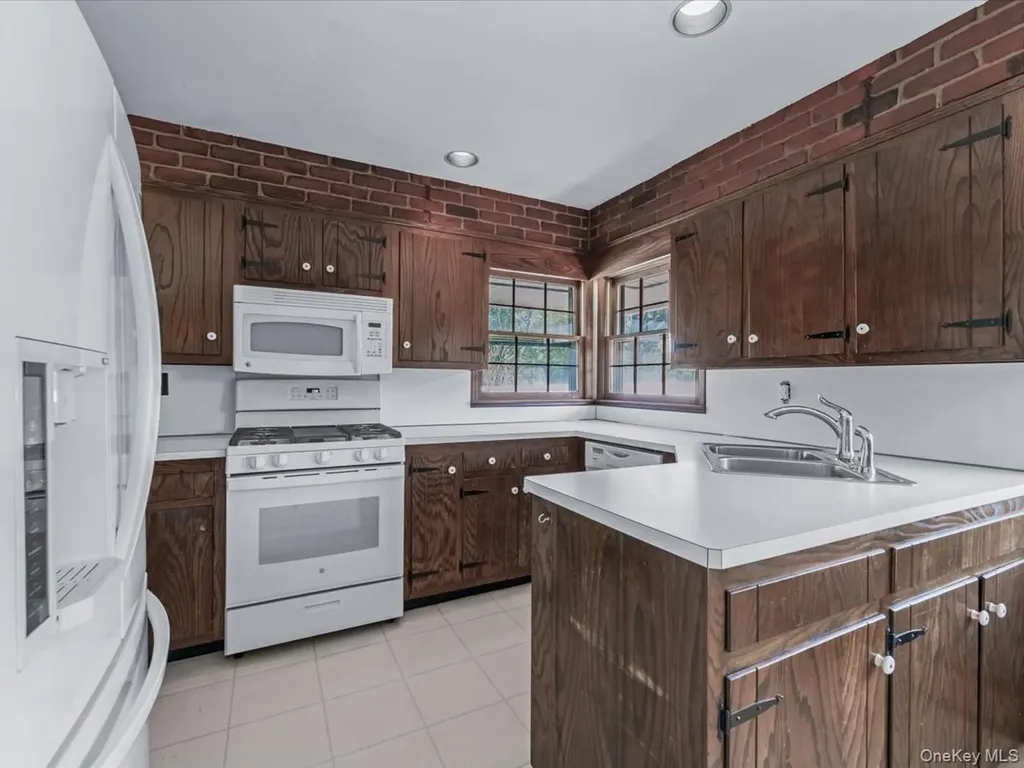 7 Romeo Lane Commack NY 11725