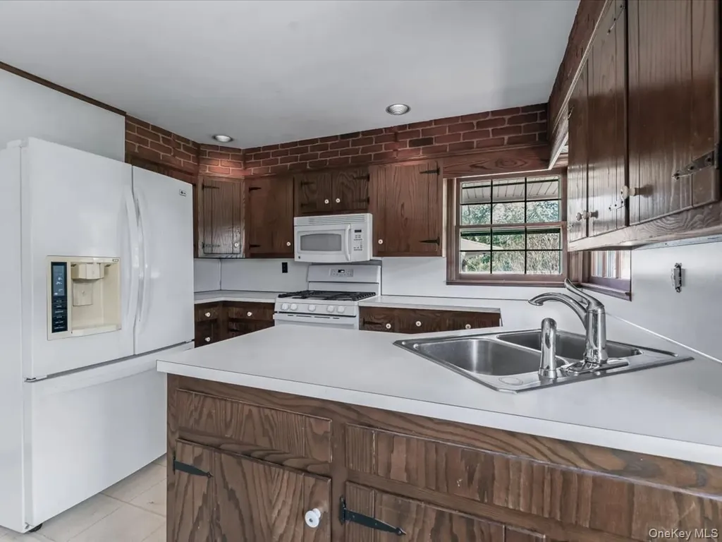 7 Romeo Lane Commack NY 11725