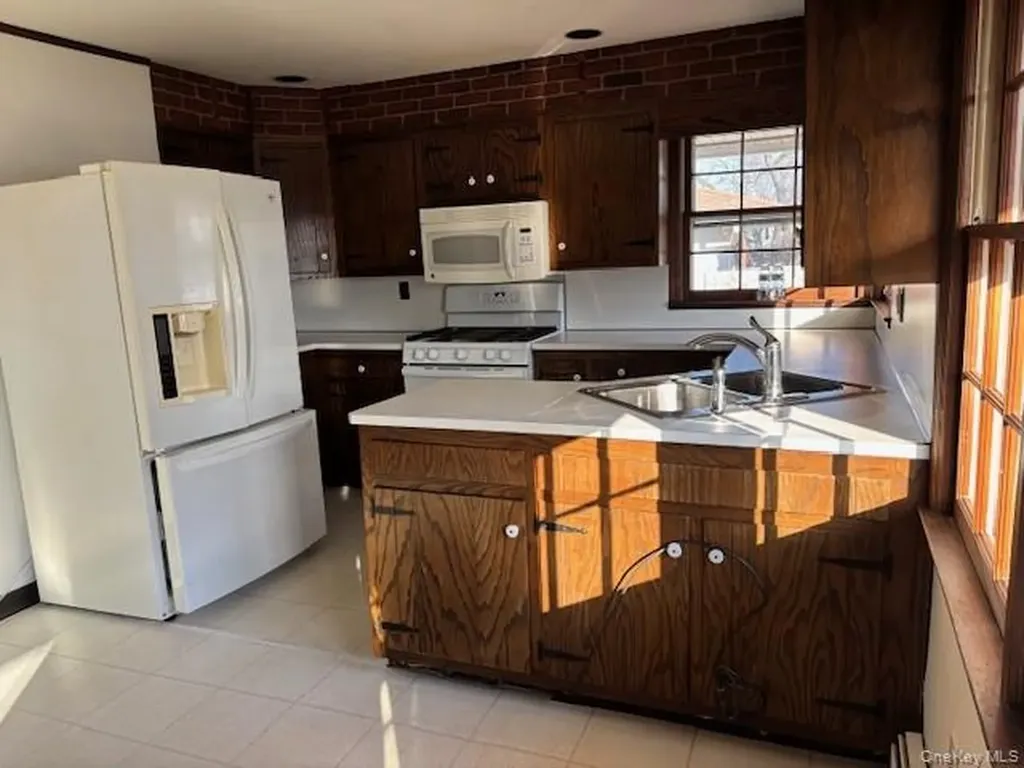 7 Romeo Lane Commack NY 11725
