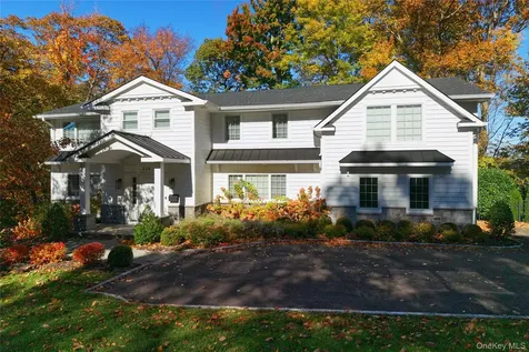 220 Mimosa Drive East Hills NY 11576
