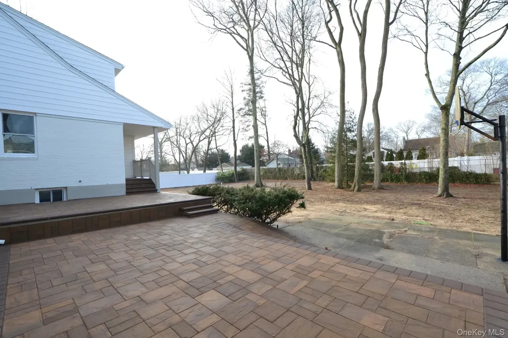 188 Ralph Avenue Babylon NY 11702