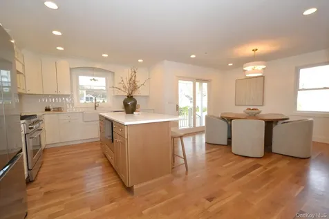 188 Ralph Avenue Babylon NY 11702