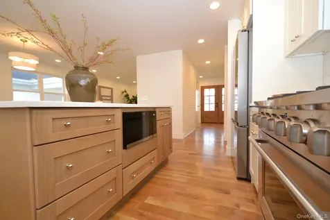 188 Ralph Avenue Babylon NY 11702