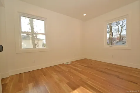 188 Ralph Avenue Babylon NY 11702