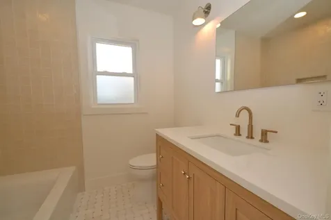 188 Ralph Avenue Babylon NY 11702