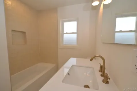 188 Ralph Avenue Babylon NY 11702