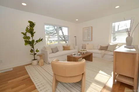 188 Ralph Avenue Babylon NY 11702