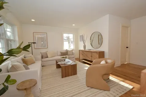 188 Ralph Avenue Babylon NY 11702