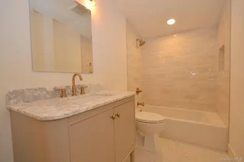 188 Ralph Avenue Babylon NY 11702