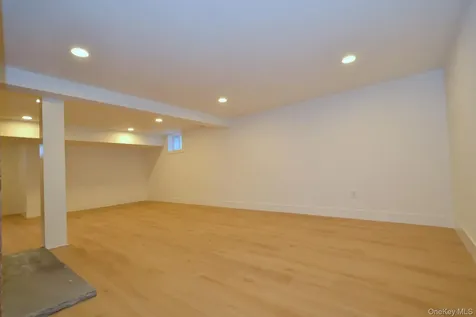 188 Ralph Avenue Babylon NY 11702