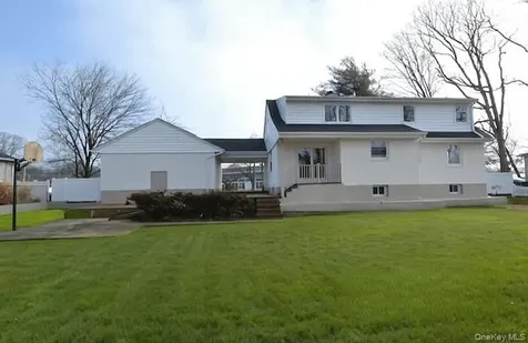 188 Ralph Avenue Babylon NY 11702