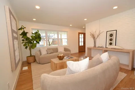 188 Ralph Avenue Babylon NY 11702