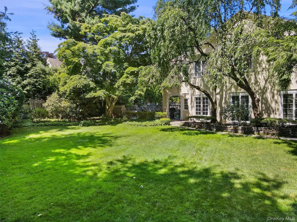 49 Moore Road Bronxville NY 10708