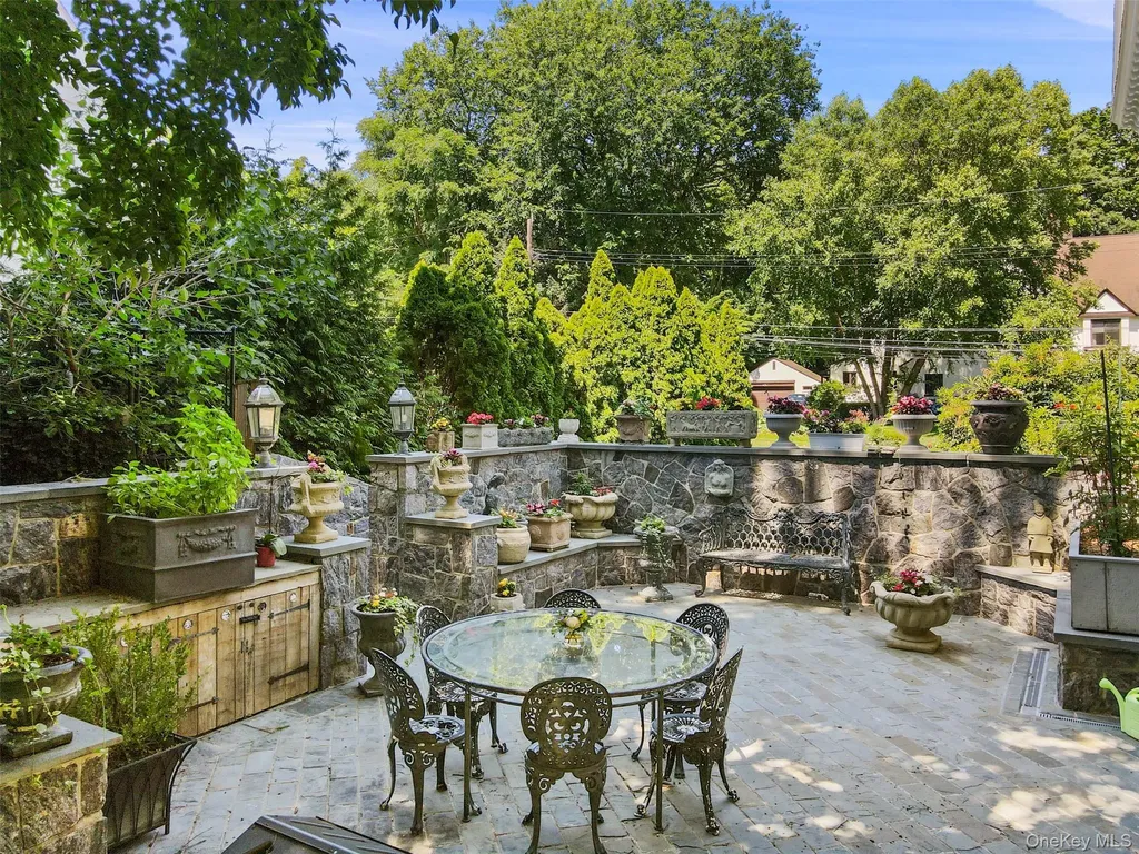 49 Moore Road Bronxville NY 10708