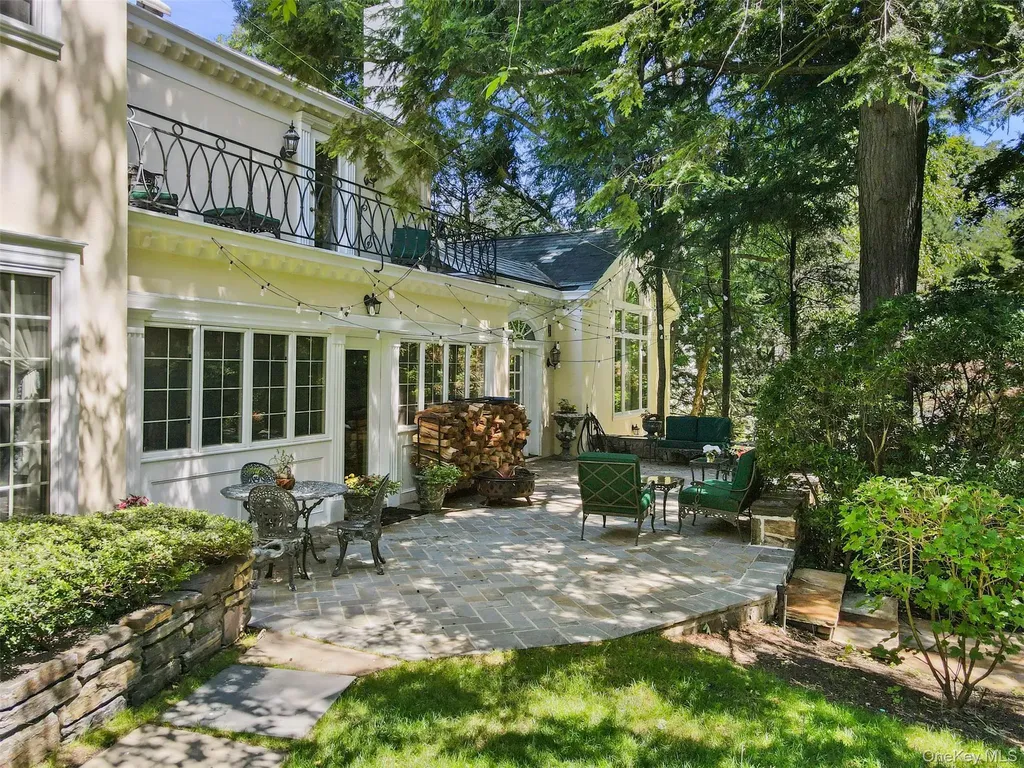 49 Moore Road Bronxville NY 10708