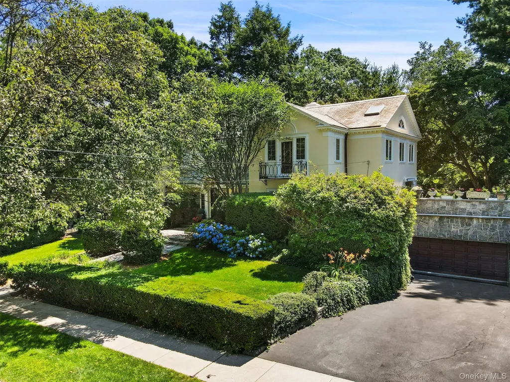 49 Moore Road Bronxville NY 10708