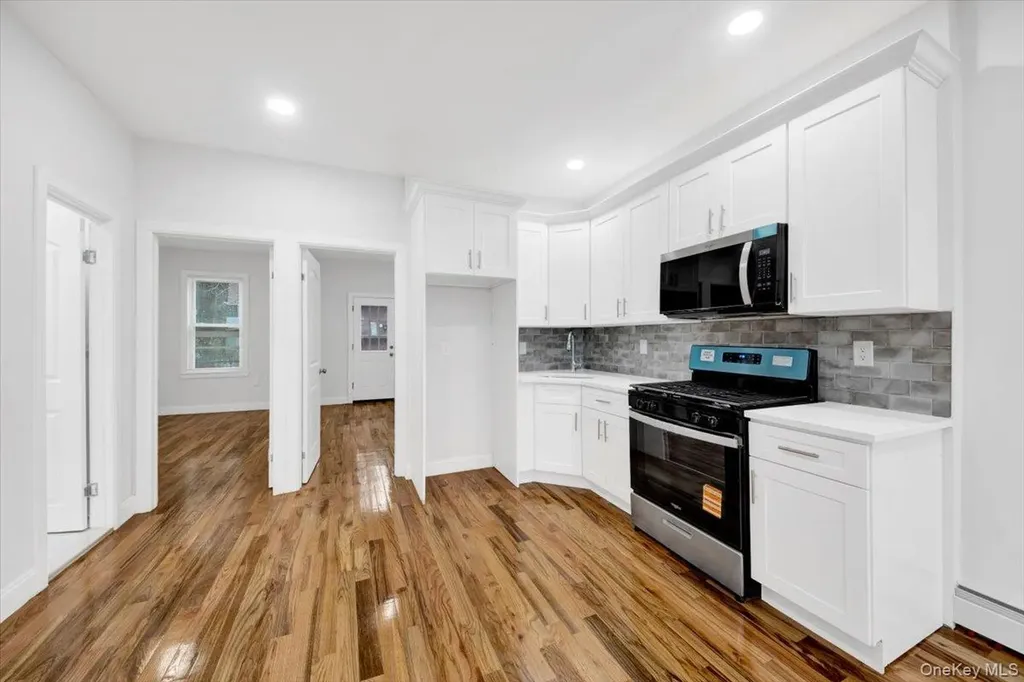 2886 Randall Avenue Bronx NY 10465