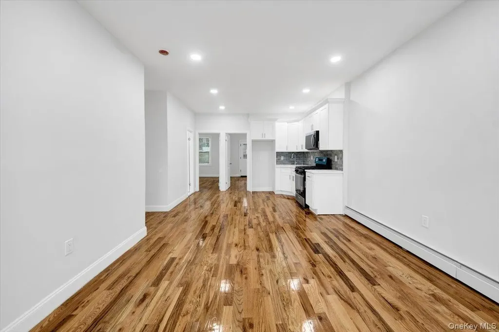 2886 Randall Avenue Bronx NY 10465