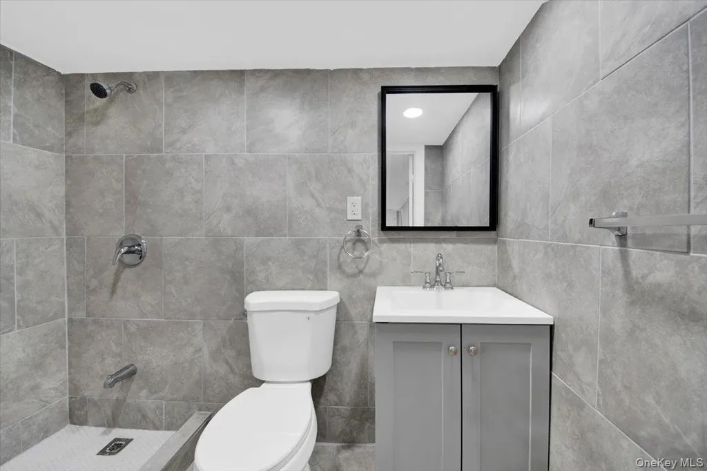 2886 Randall Avenue Bronx NY 10465