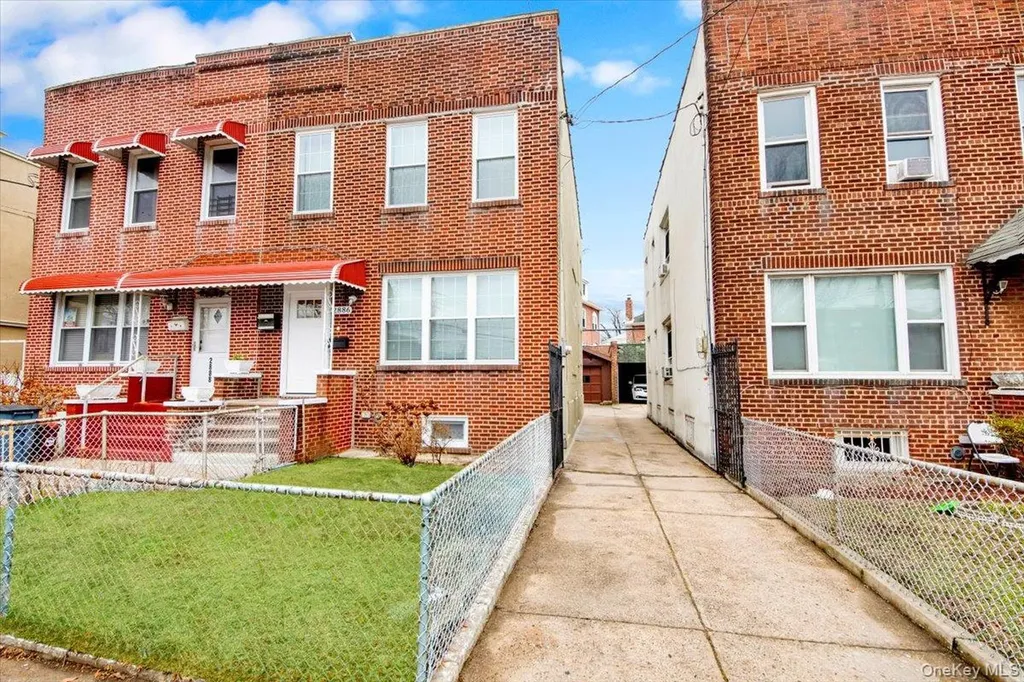 2886 Randall Avenue Bronx NY 10465