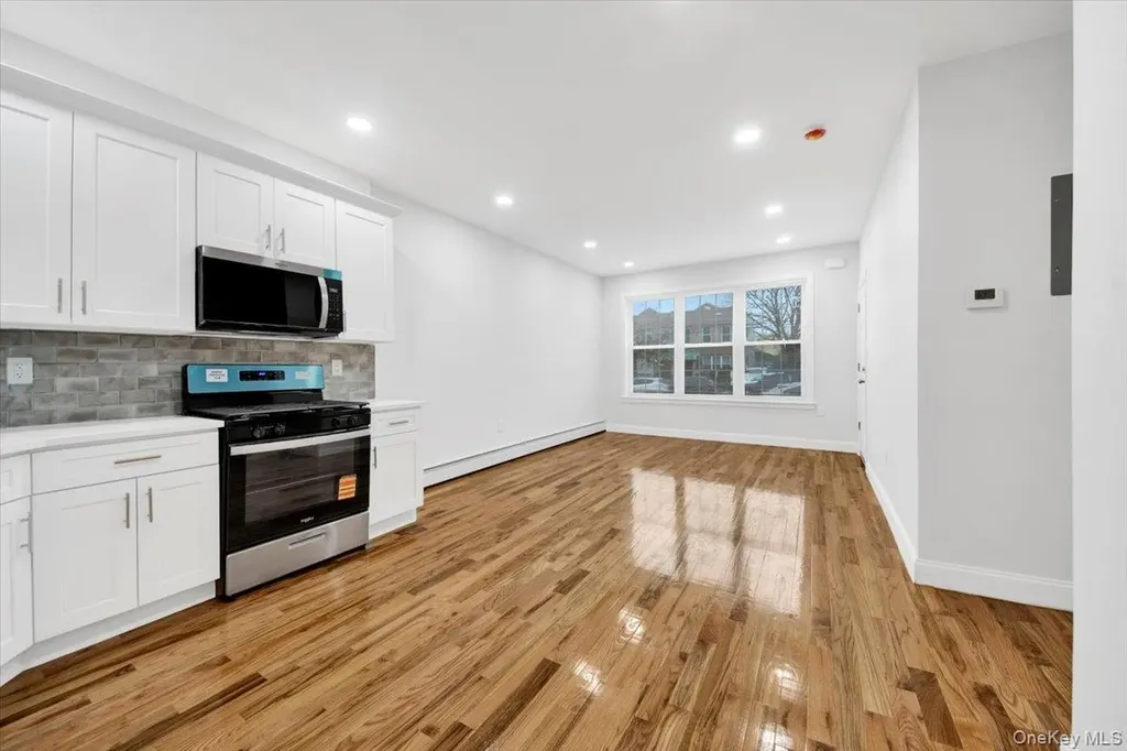 2886 Randall Avenue Bronx NY 10465