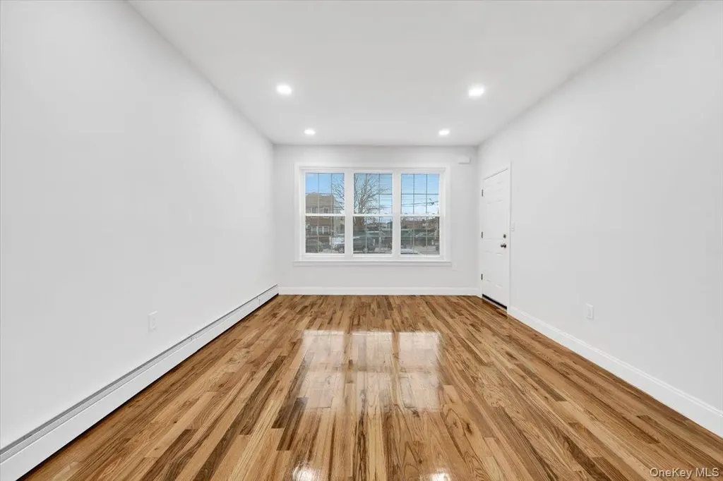 2886 Randall Avenue Bronx NY 10465