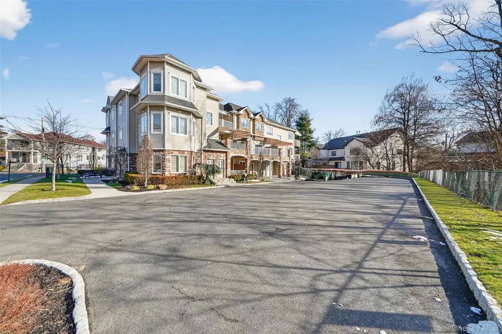 2 Bluefield Drive Spring Valley NY 10977