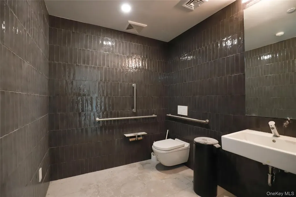 131-04 40th Road Flushing NY 11354