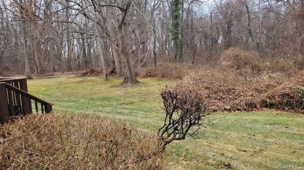 45 Windsor Gate North Hills NY 11040