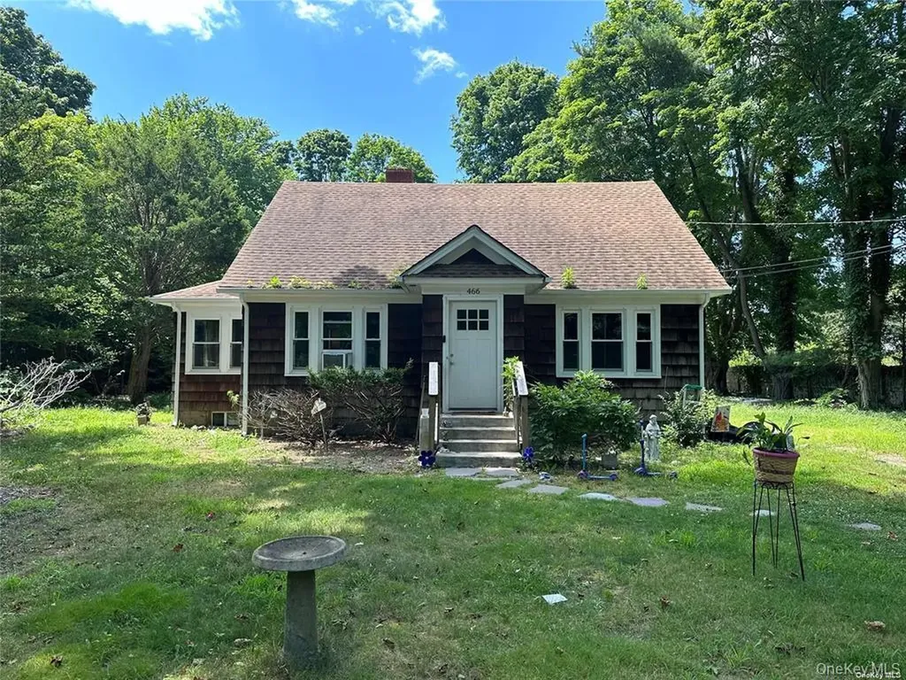 466 Munsell Road East Patchogue NY 11772