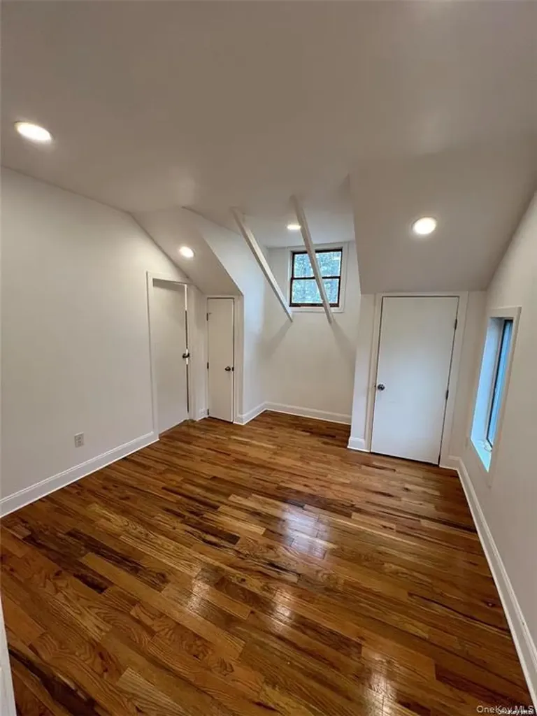 493 Munsell Road East Patchogue NY 11772