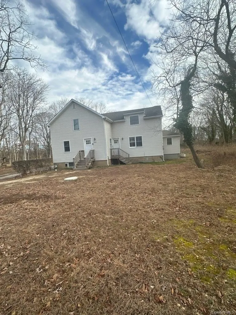 493 Munsell Road East Patchogue NY 11772