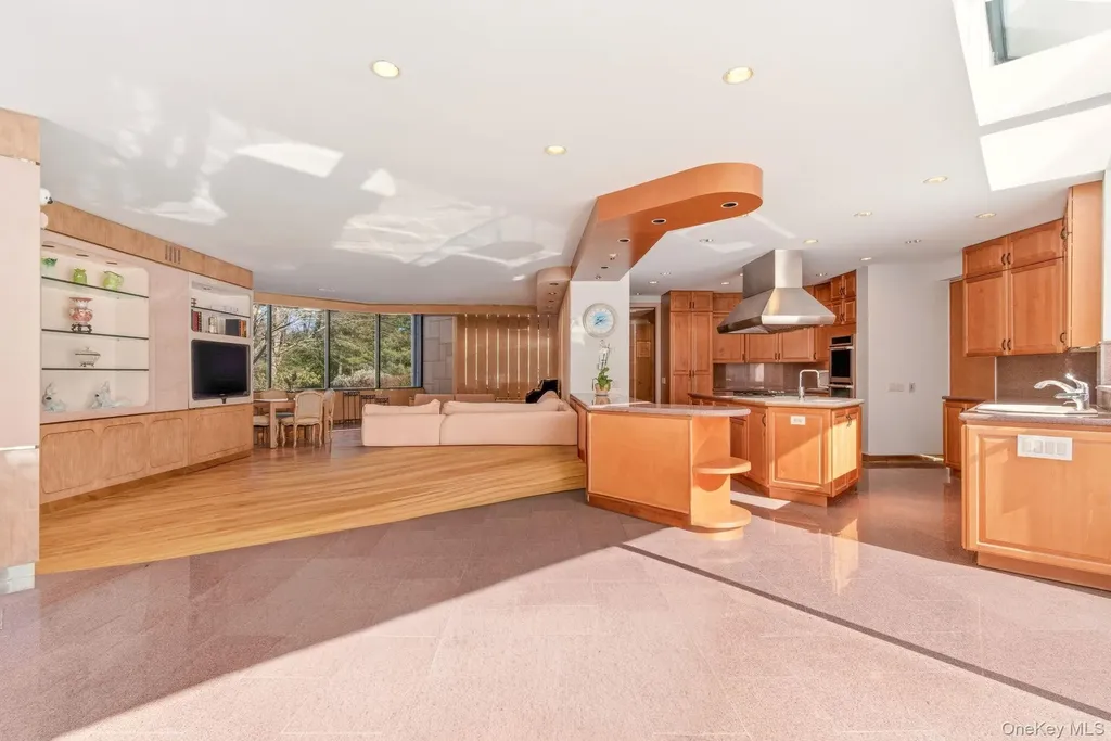 101 Wheatley Road Old Westbury NY 11568