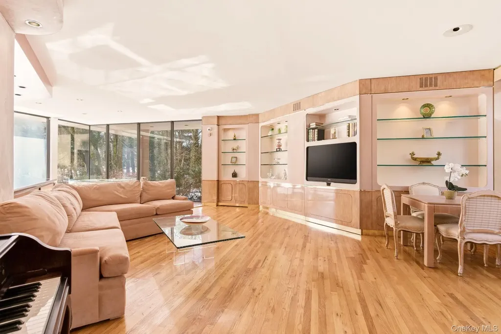101 Wheatley Road Old Westbury NY 11568