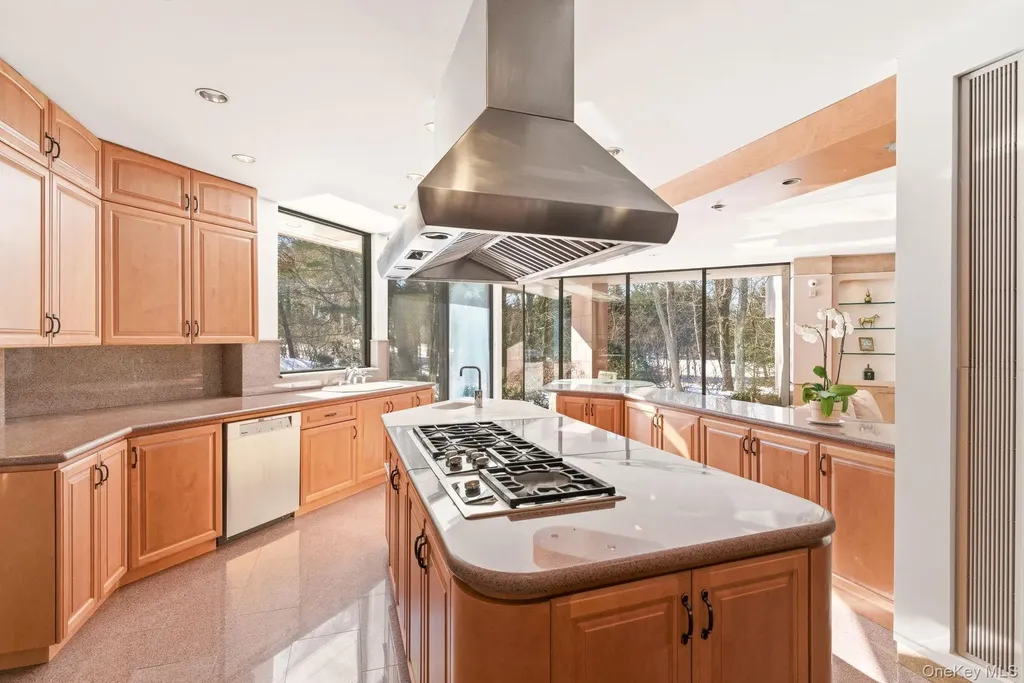 101 Wheatley Road Old Westbury NY 11568