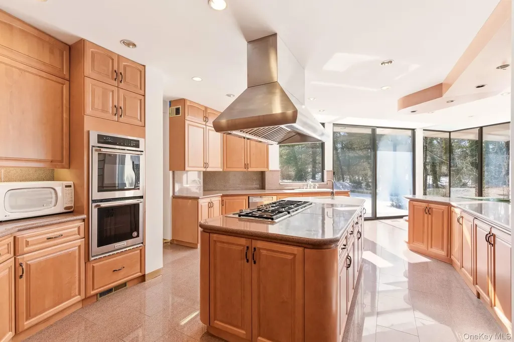 101 Wheatley Road Old Westbury NY 11568