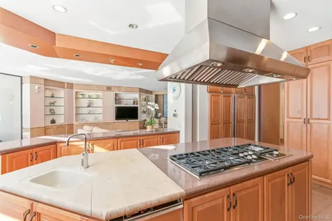 101 Wheatley Road Old Westbury NY 11568