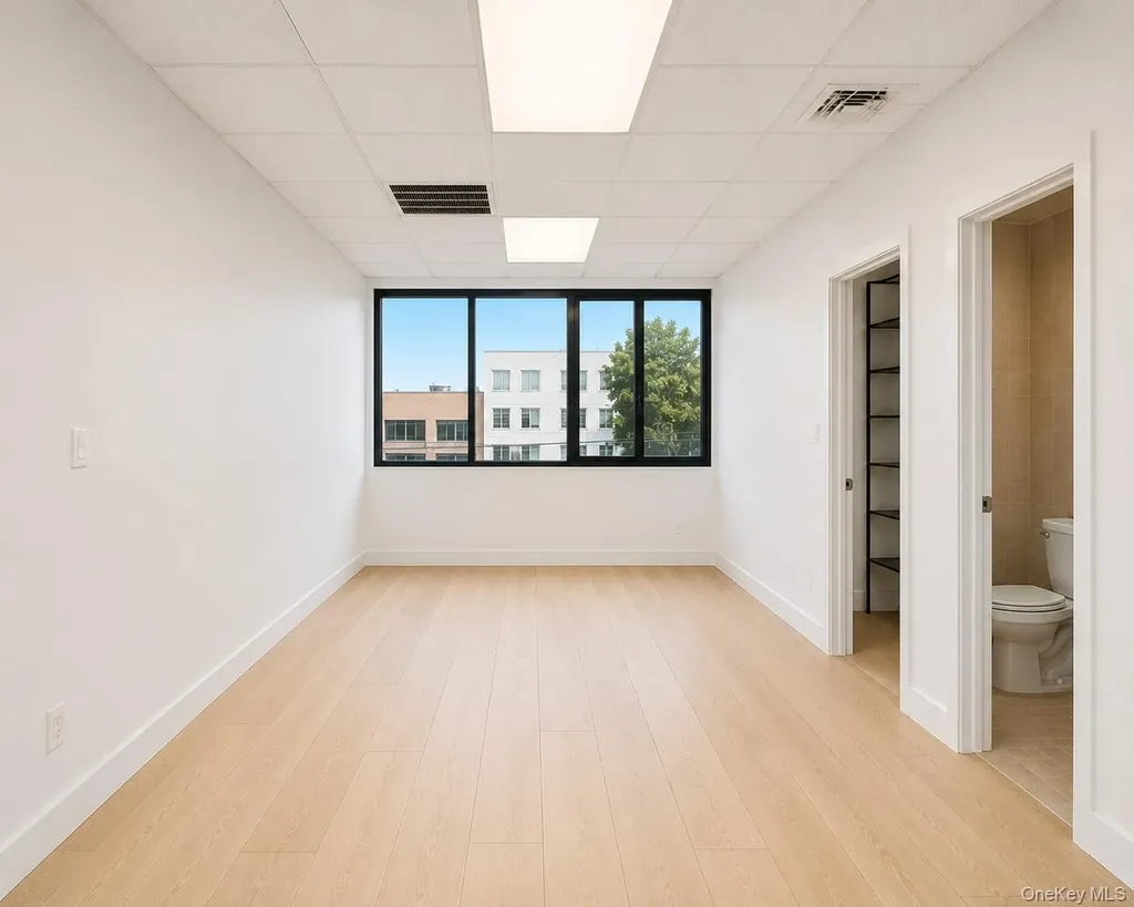 4234 162 Street Flushing NY 11358