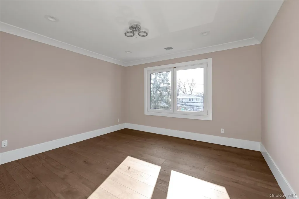 47 Tell Avenue Deer Park NY 11729