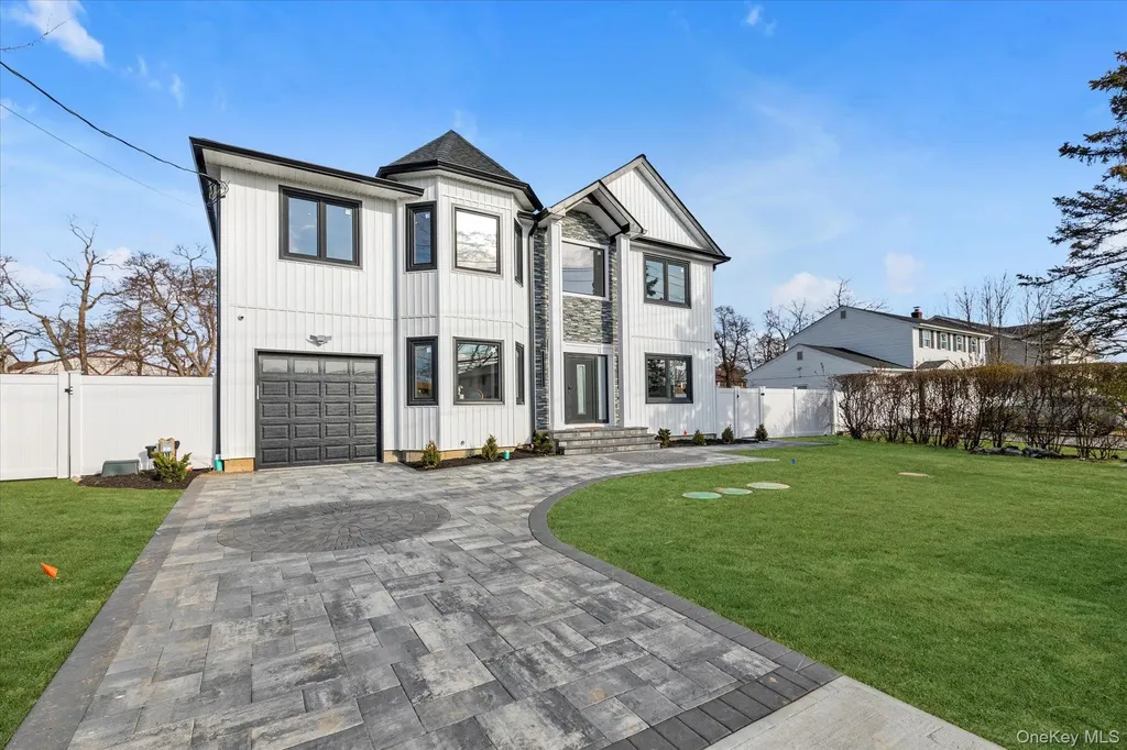 47 Tell Avenue Deer Park NY 11729