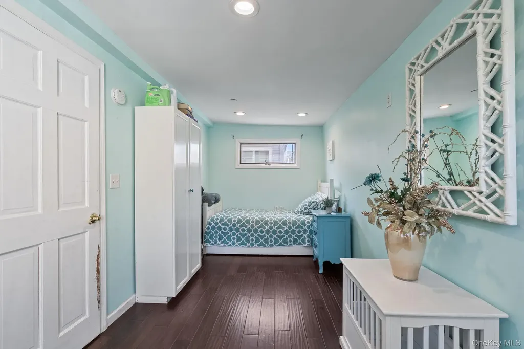 103 Connecticut Avenue Long Beach NY 11561