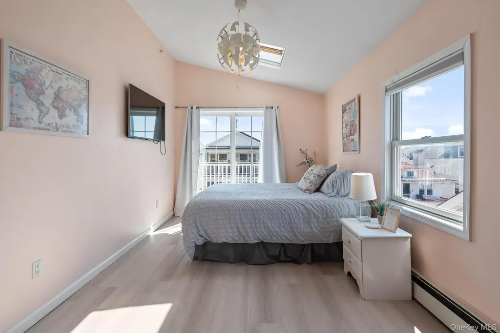 103 Connecticut Avenue Long Beach NY 11561