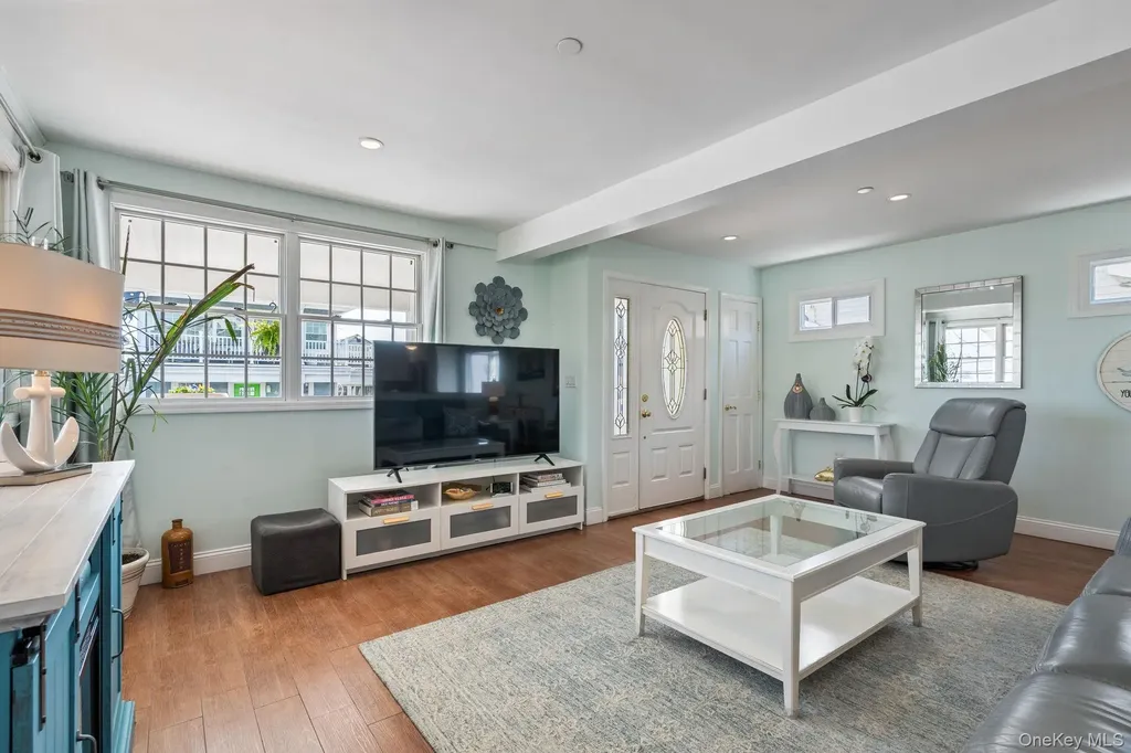 103 Connecticut Avenue Long Beach NY 11561