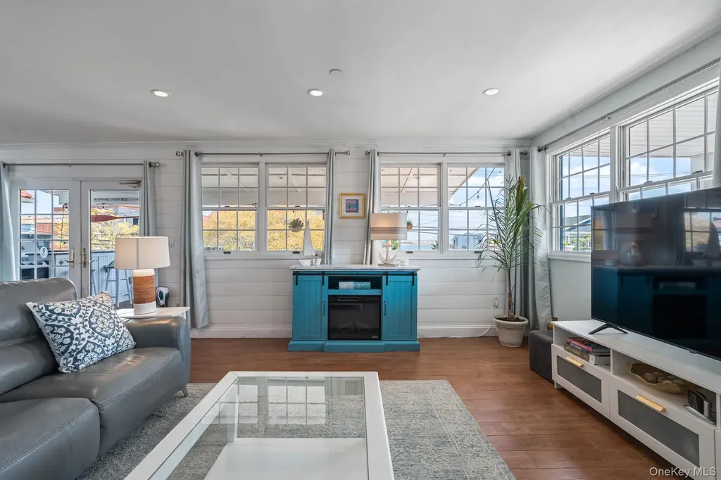 103 Connecticut Avenue Long Beach NY 11561