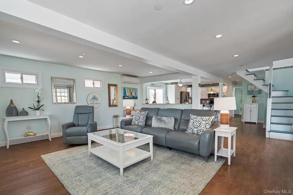 103 Connecticut Avenue Long Beach NY 11561