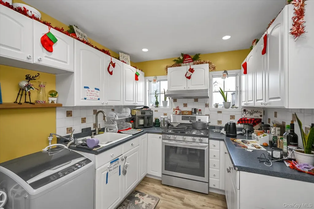 6925 59th Road Maspeth NY 11378